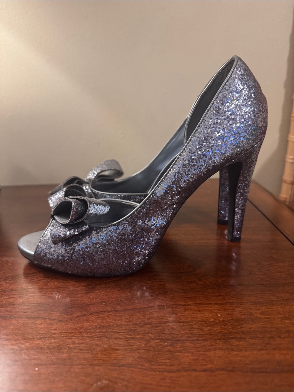 Michael Antonio Silver Glitter Bow Peep Toe Heels - Picture 2 of 6